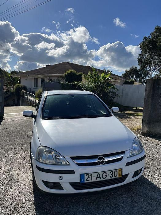 Usado 2005 Opel Corsa Sedan | € 2.500 (Preço justo) - Imagem 1/4
