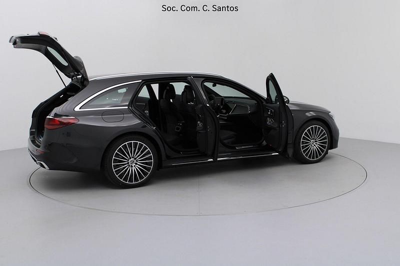 Usado Mercedes E300 AMG 326 HP (239 kW) 2025 Cinza Carrinha