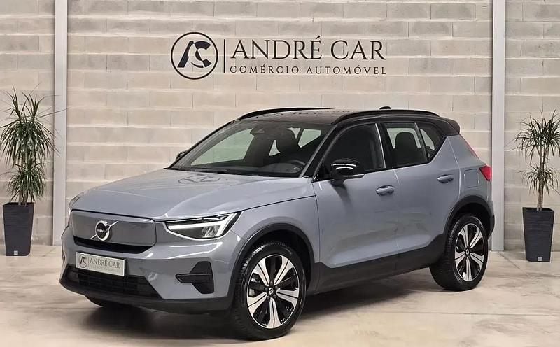 Cinzento Usado 2022 Volvo XC40 Core SUV | € 27.950 (Super Preço) - Imagem 1/4