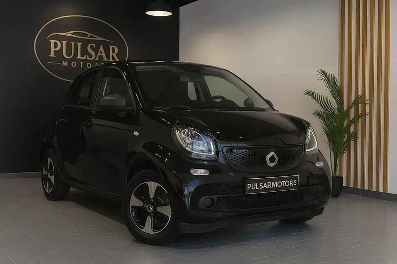 Preto Usado 2020 Smart ForFour Electric Drive Passion Citadino | € 10.900 (Bom preço) - Imagem 1/4