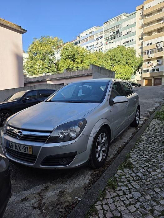 Usado 2005 Opel Astra Sedan | € 3.000 (Preço justo) - Imagem 1/4