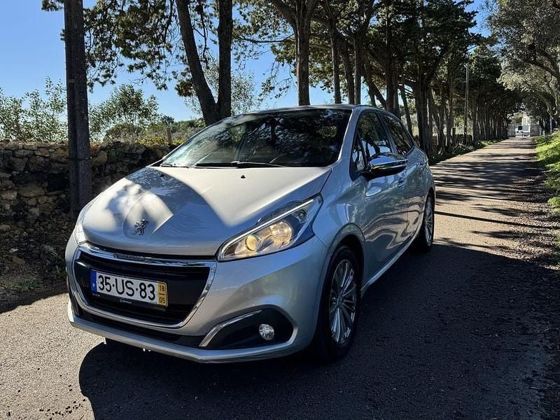 Usado 2018 Peugeot 208 Style Citadino | € 7.600 (Bom preço) - Imagem 1/4