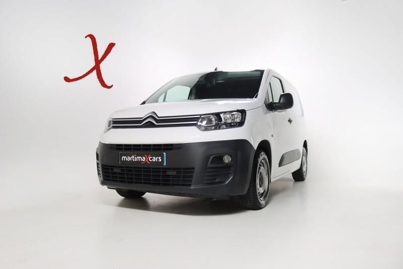 Branco Usado 2020 Citroën Berlingo Feel Monovolume | € 15.900 - Imagem 1/4