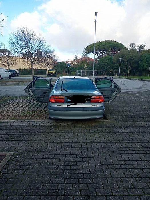 Usado Renault Laguna 107 HP (78 kW) 1999 Sedan