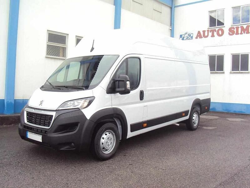 Branco Usado 2023 Peugeot Boxer Van | € 31.500 - Imagem 1/4