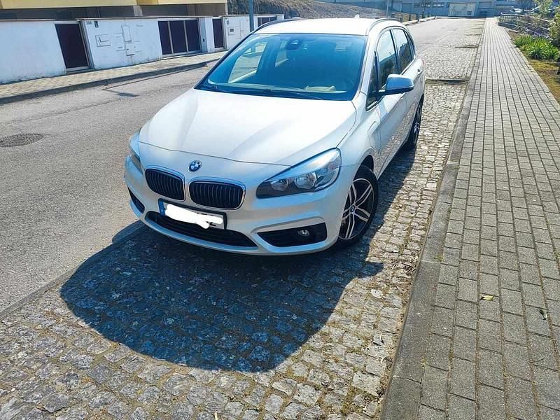 Branco Usado 2017 BMW 225 Carrinha | € 16.000 - Imagem 1/4