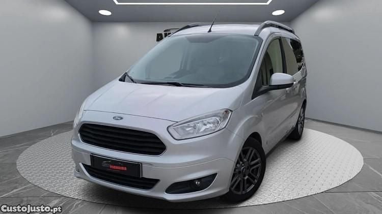 Usado Ford Tourneo Titanium 95 HP (69 kW) 2015 Cinza Monovolume