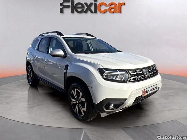 Usado Dacia Duster Journey 101 HP (74 kW) 2022 Branco Sedan