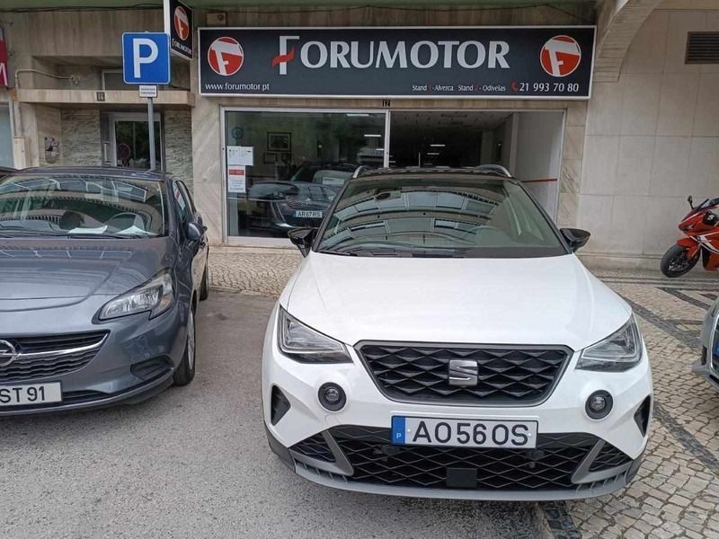 Branco Usado 2022 Seat Arona FR SUV | € 19.750 (Preço justo) - Imagem 1/4