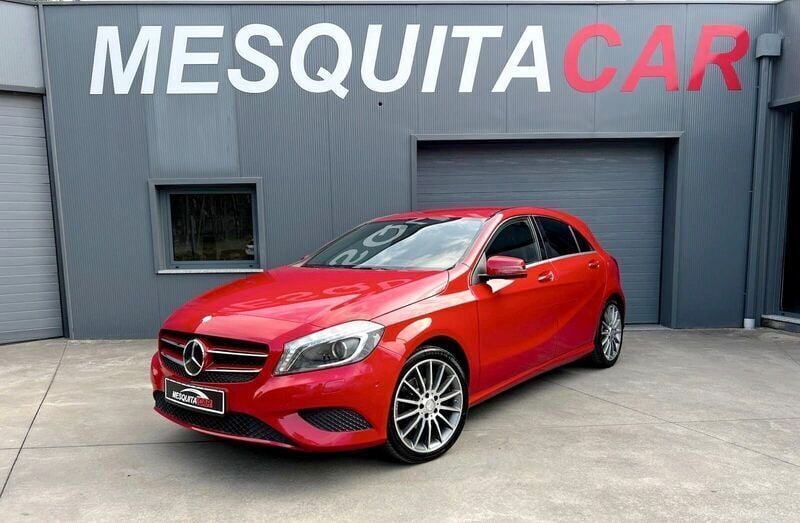 Vermelho Usado 2014 Mercedes A180 Style | € 16.000 - Imagem 1/4