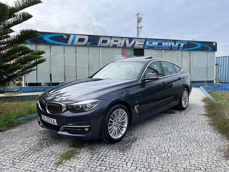 Cinza Usado 2017 BMW 318 Gran Turismo Luxury Line Sedan | € 18.900 - Imagem 1/4