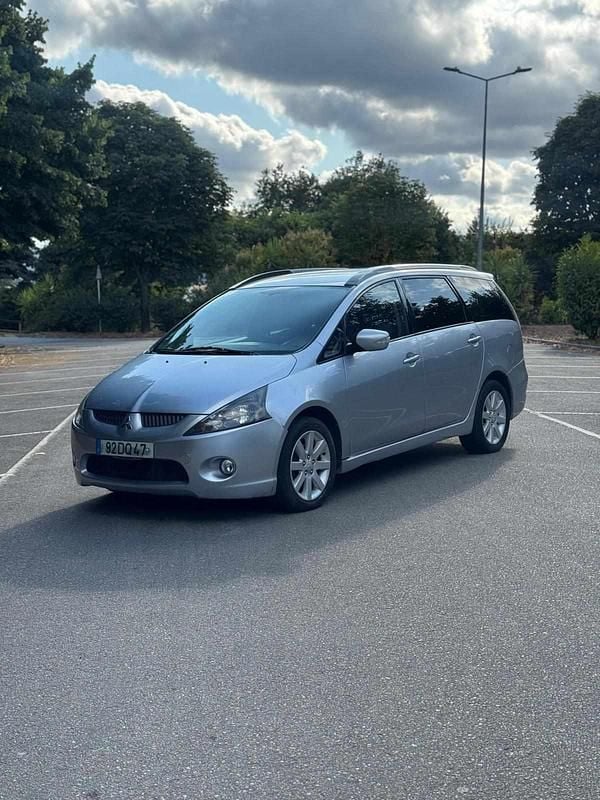Usado Mitsubishi Grandis 136 HP (100 kW) 2007 Cinzento Monovolume