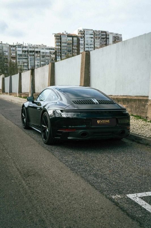 Usado Porsche 992 450 HP (330 kW) 2022 Preto