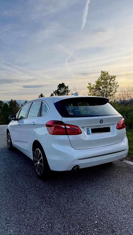 Usado BMW 218 Active Tourer 150 HP (110 kW) 2015 Branco Monovolume