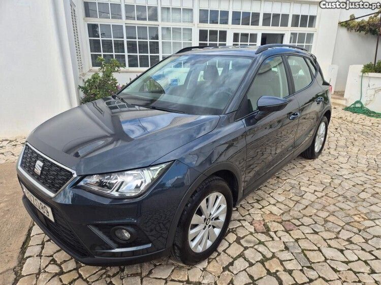 Cinza Usado 2019 Seat Arona Style SUV | € 15.950 (Preço justo) - Imagem 1/1