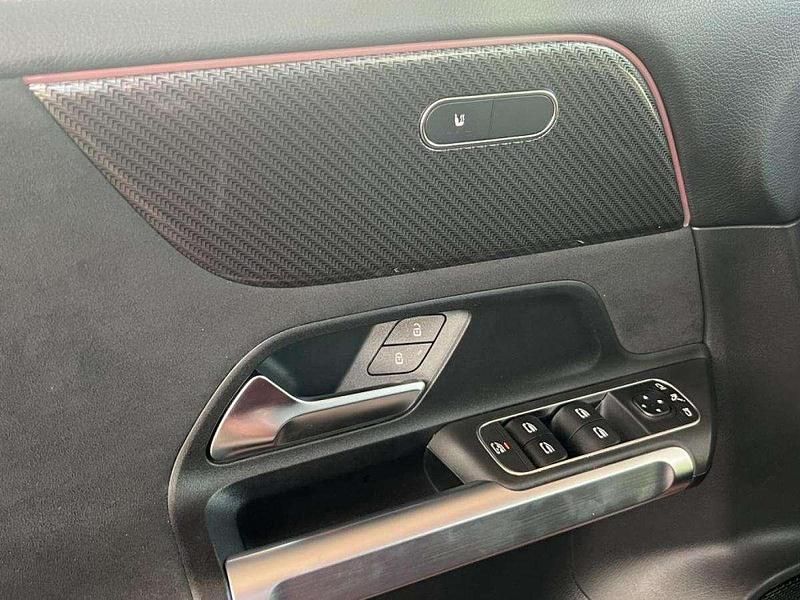 Usado Mercedes 200 150 HP (110 kW) 2023 Vermelho