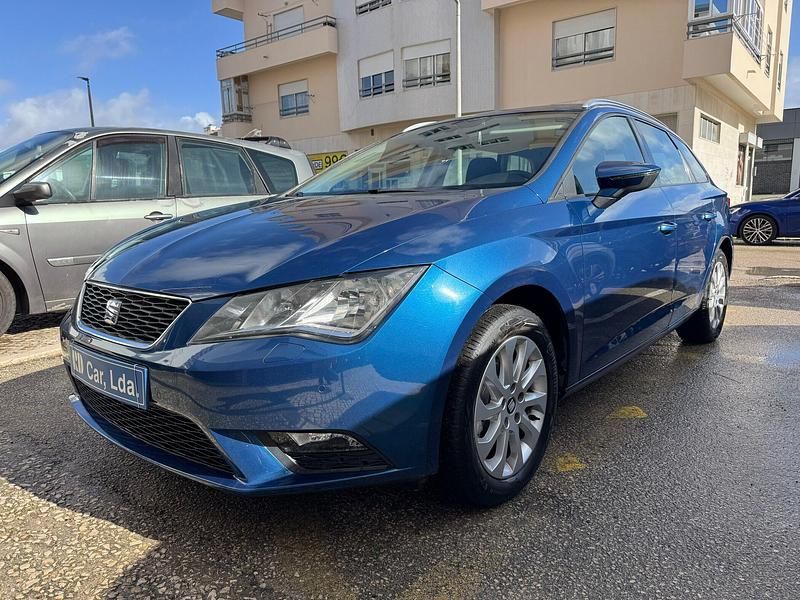 Usado Seat Leon Ecomotive 105 HP (77 kW) 2015 Azul Carrinha
