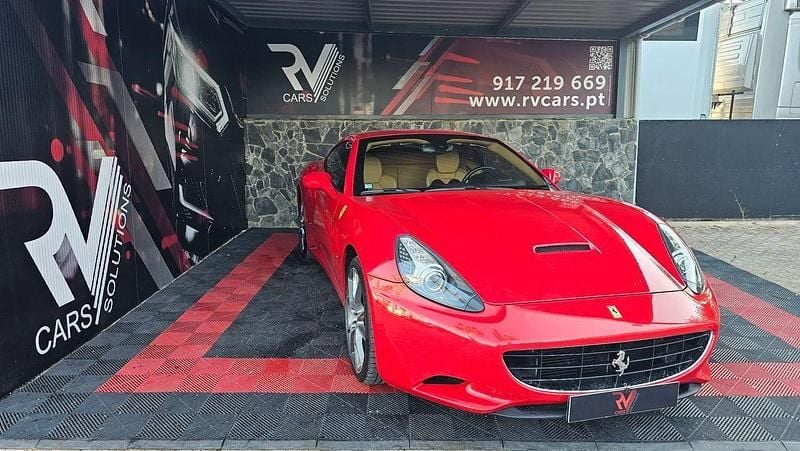 Usado Ferrari California 460 HP (338 kW) 2009 Vermelho Cabrios