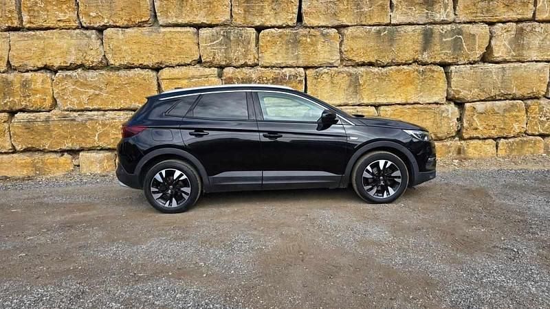 Usado Opel Grandland X Innovation 130 HP (95 kW) 2019 Preto SUV