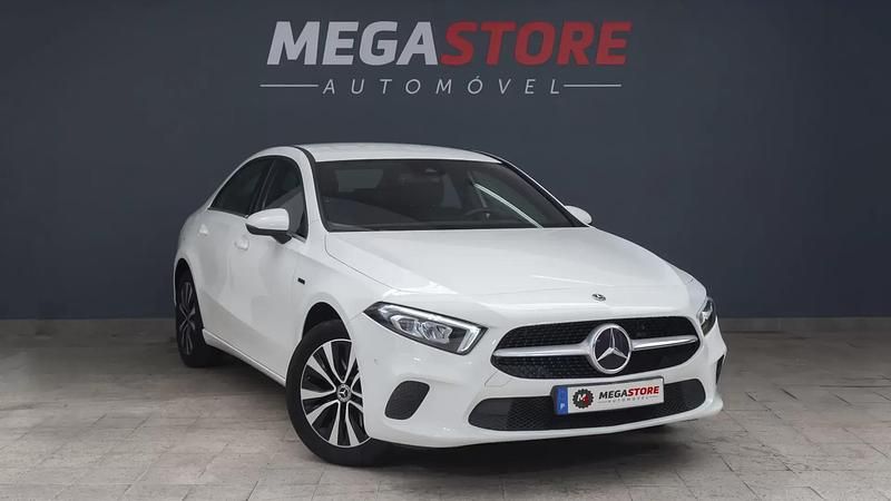 Branco Usado 2021 Mercedes A250 Style Sedan | € 25.900 (Preço justo) - Imagem 1/4