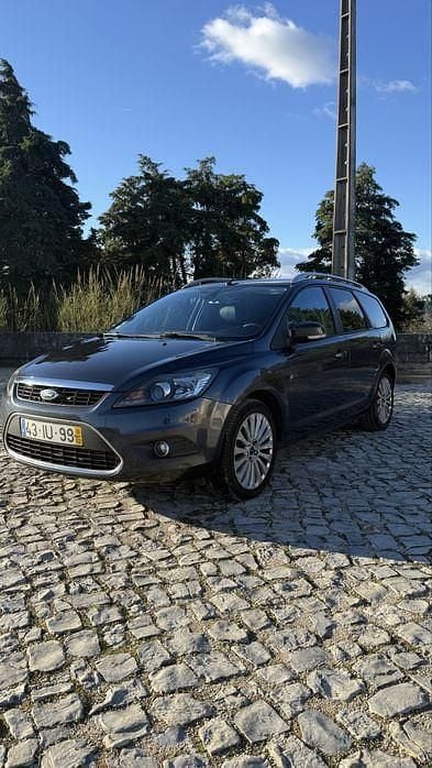 Usado 2010 Ford Focus Titanium Sedan | € 4.600 (Preço justo) - Imagem 1/4