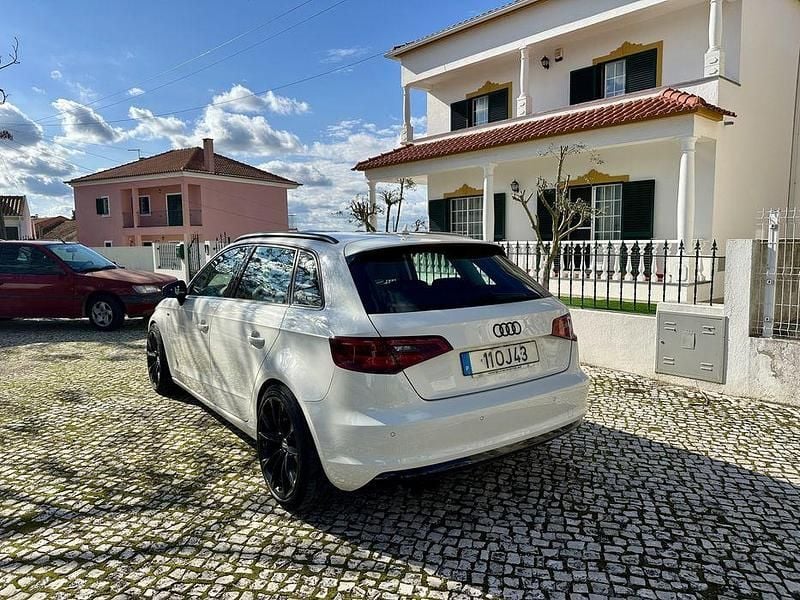 Usado Audi A3 Black Edition 150 HP (110 kW) 2014 Sedan