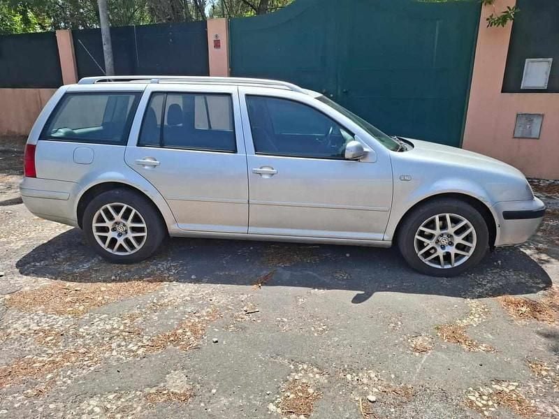 Cinzento Usado 2000 VW Bora Sedan | € 2.750 - Imagem 1/4