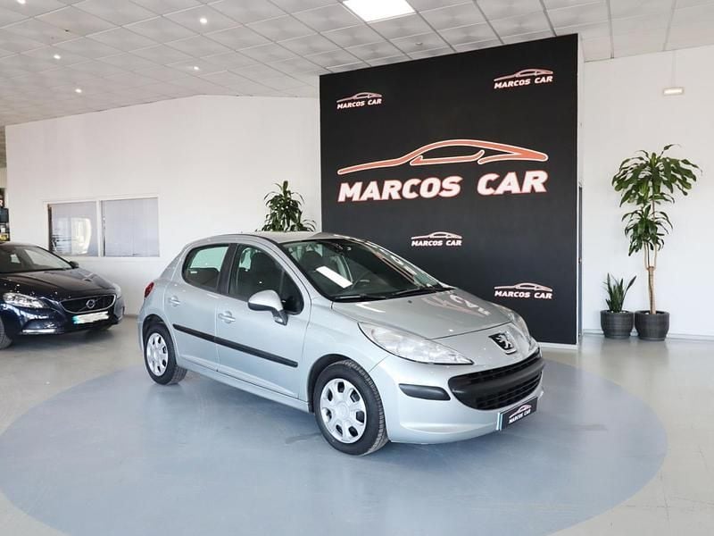Usado Peugeot 207 68 HP (50 kW) 2007 Cinza