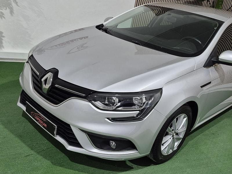 Usado Renault Mégane IV 90 HP (66 kW) 2018 Sedan