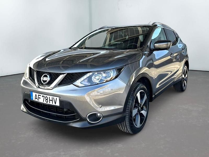 Cinzento Usado 2015 Nissan Qashqai SUV | € 16.200 (Preço justo) - Imagem 1/4