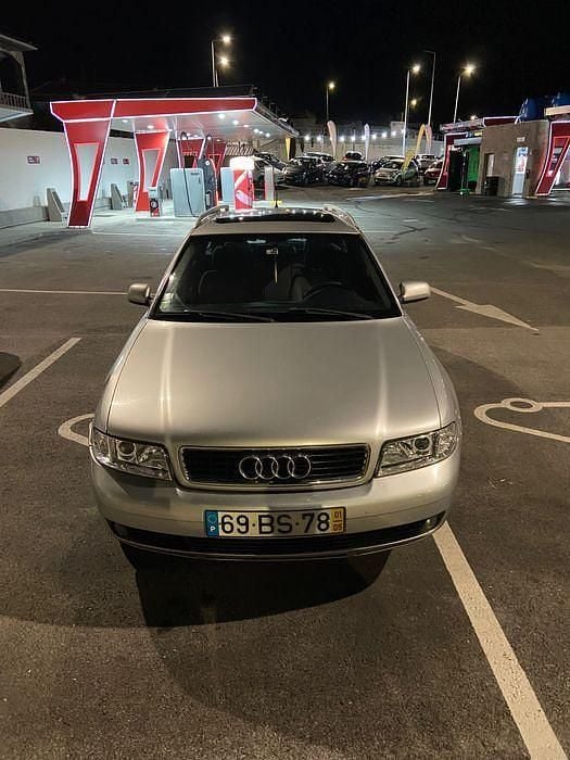 Usado 2001 Audi A4 Sedan | € 3.000 (Bom preço) - Imagem 1/4