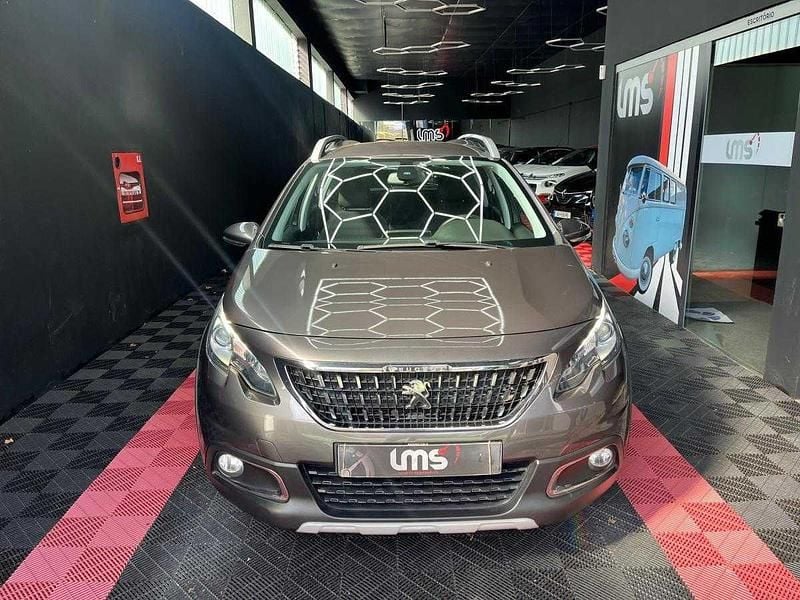 Usado Peugeot 2008 110 HP (80 kW) 2016 Cinzento SUV
