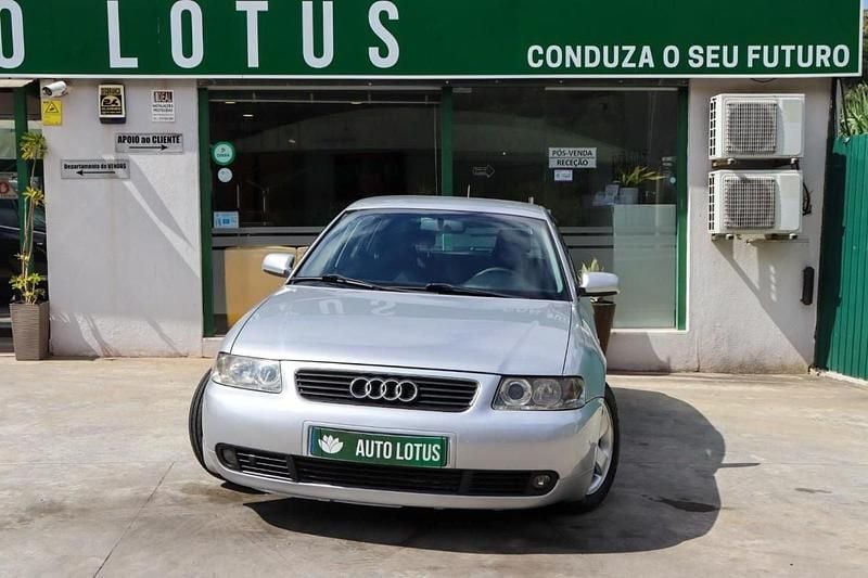 Cinza Usado 2001 Audi A3 Sport Citadino | € 5.970 (Bom preço) - Imagem 1/4