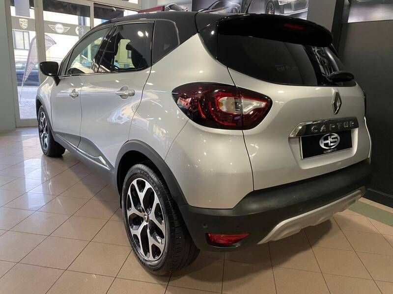 Usado Renault Captur 120 HP (88 kW) 2018 Cinza SUV