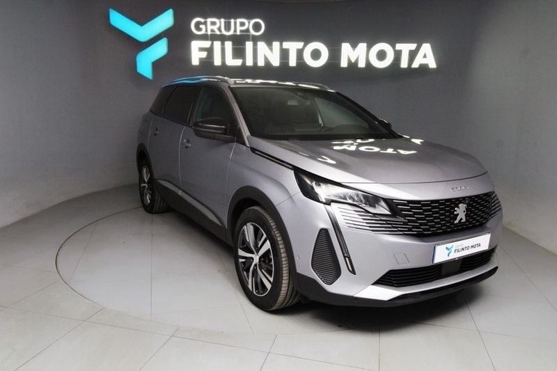 Cinzento Usado 2024 Peugeot 5008 Allure Monovolume | € 30.290 (Preço justo) - Imagem 1/1