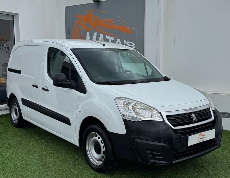 Branco Usado 2018 Peugeot Partner Style Monovolume | € 12.999 (Preço justo) - Imagem 1/4