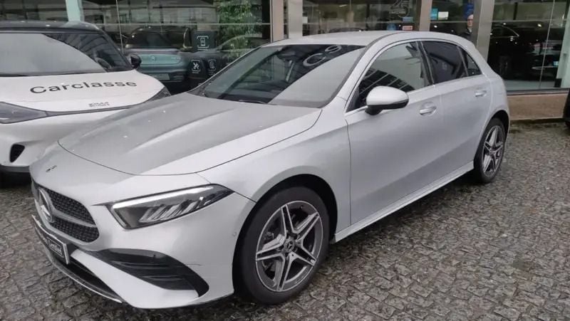 Prata iridium Usado 2023 Mercedes A250 AMG Citadino | € 41.690 (Preço elevado) - Imagem 1/4