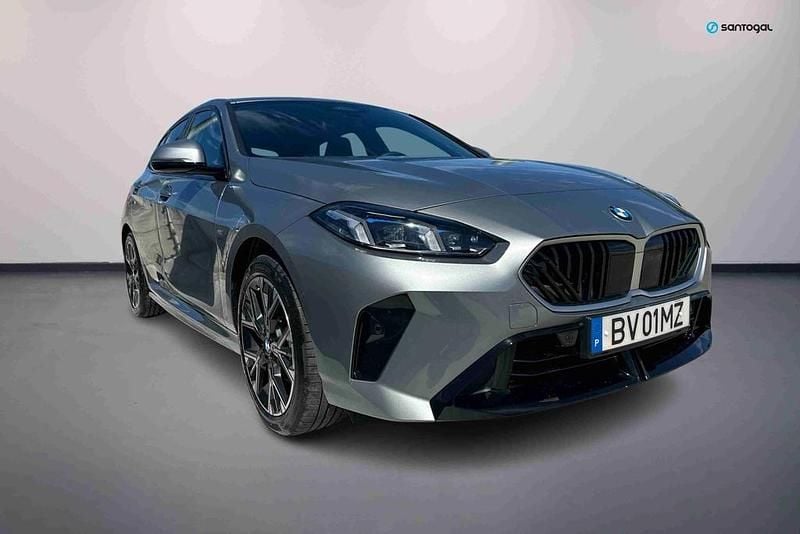 Cinzento Novo 2025 BMW 116 Performance Citadino | € 37.490 - Imagem 1/4