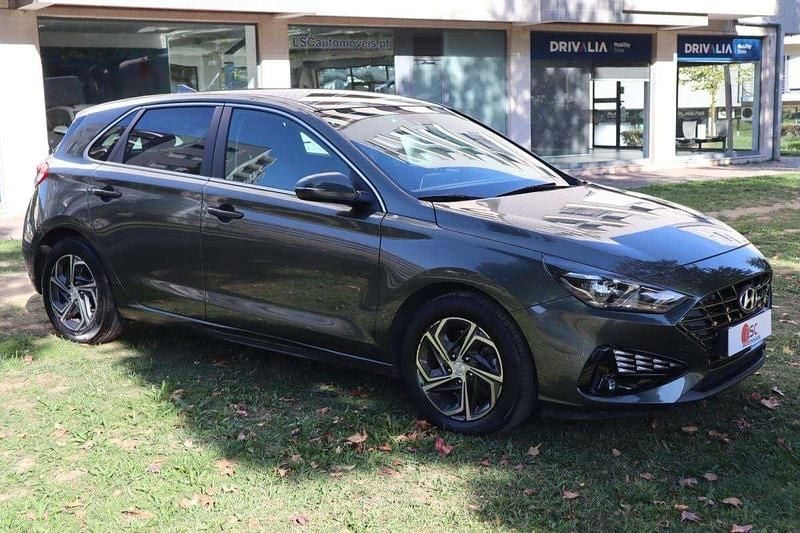 Cinzento Usado 2023 Hyundai i30 | € 18.990 (Preço justo) - Imagem 1/4