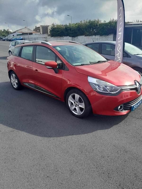 Usado Renault Clio GrandTour 75 HP (55 kW) 2018 Vermelho Carrinha