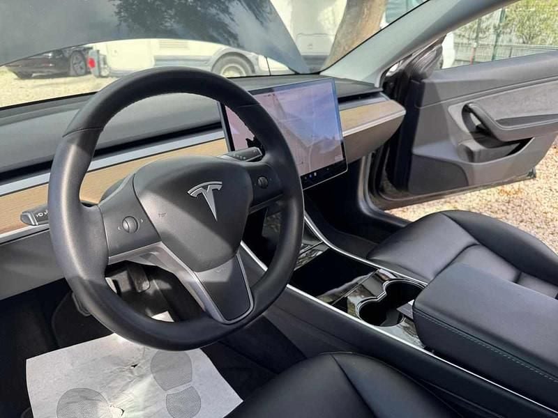 Usado Tesla Model 3 Standard Range 175 kW (238 HP) 2019 Preto Sedan