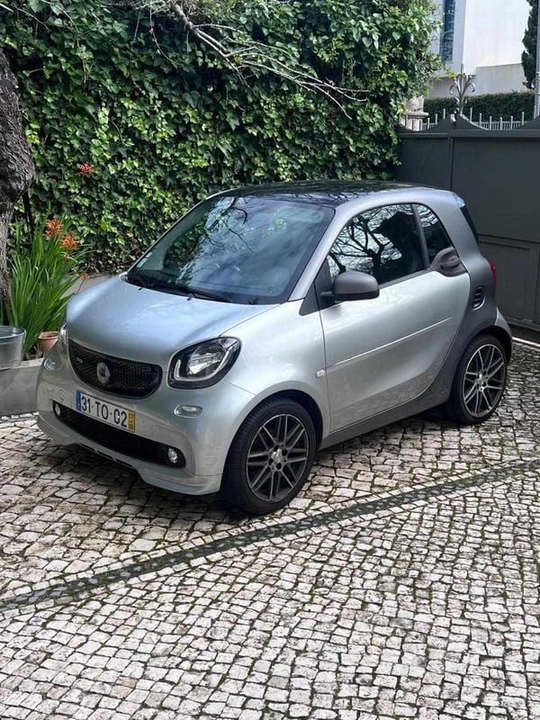 Cinzento Usado 2017 Smart ForTwo Coupé Brabus Coupé | € 17.800 (Preço justo) - Imagem 1/4