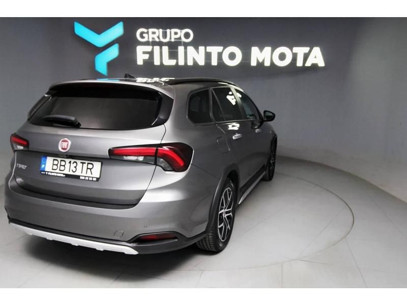 Usado Fiat Tipo 101 HP (74 kW) 2023 Cinzento Sedan