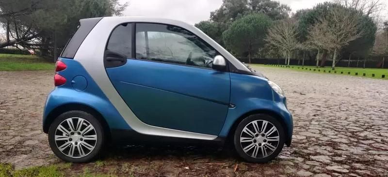 Usado Smart ForTwo Coupé Passion 54 HP (39 kW) 2010 Azul escuro Coupé