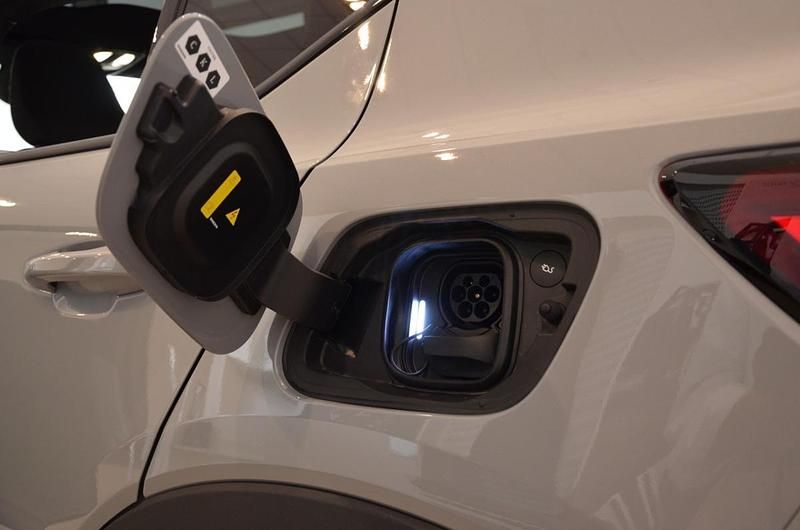 Usado Volvo EC40 Core 185 kW (252 HP) 2024 Cinza SUV