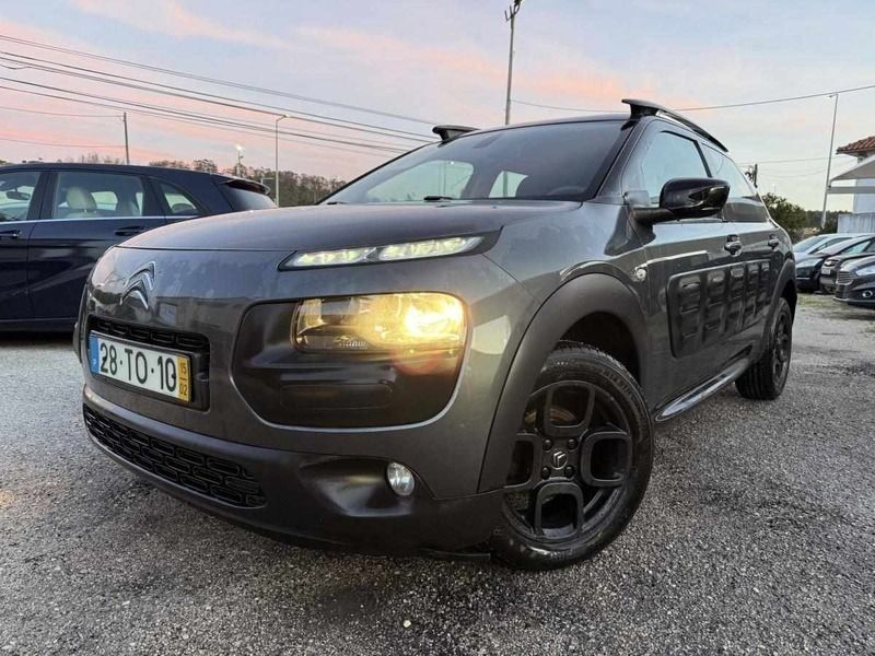 Cinzento Usado 2015 Citroën C4 Cactus Citadino | € 10.990 (Preço justo) - Imagem 1/4