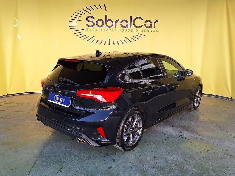 Usado Ford Focus ST-Line 125 HP (91 kW) 2021 Preto