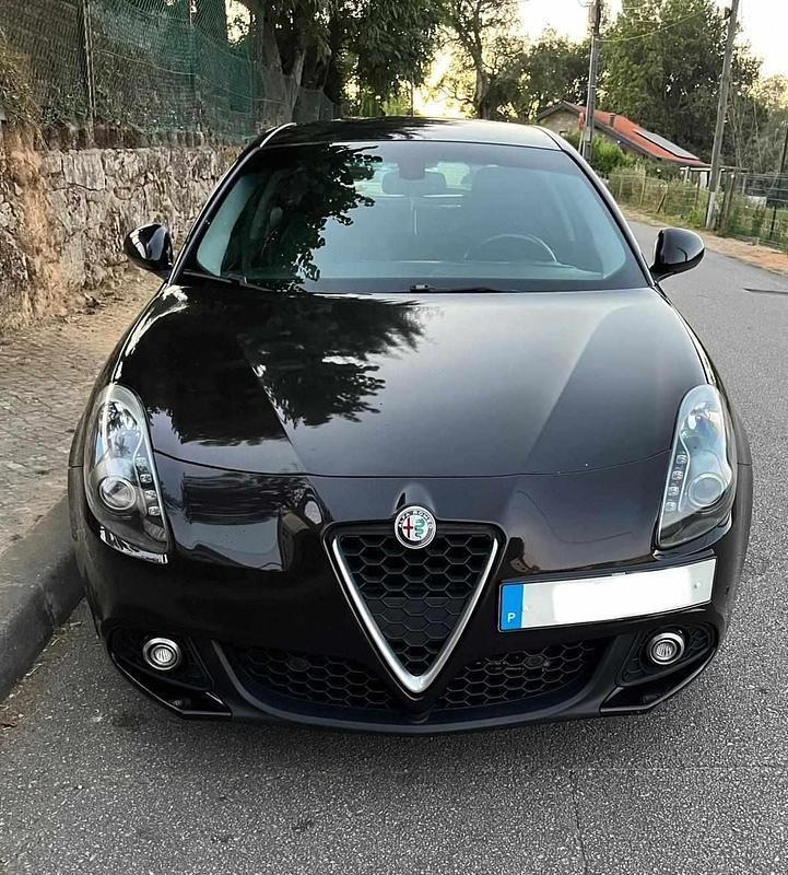 Preto Usado 2017 Alfa Romeo Giulietta Citadino | € 13.000 (Preço justo) - Imagem 1/4