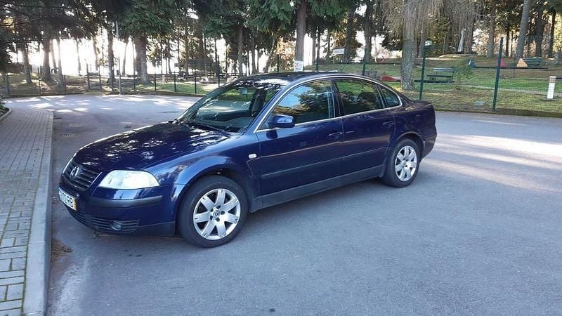 Usado 2001 VW Passat Sedan | € 3.750 (Preço justo) - Imagem 1/4