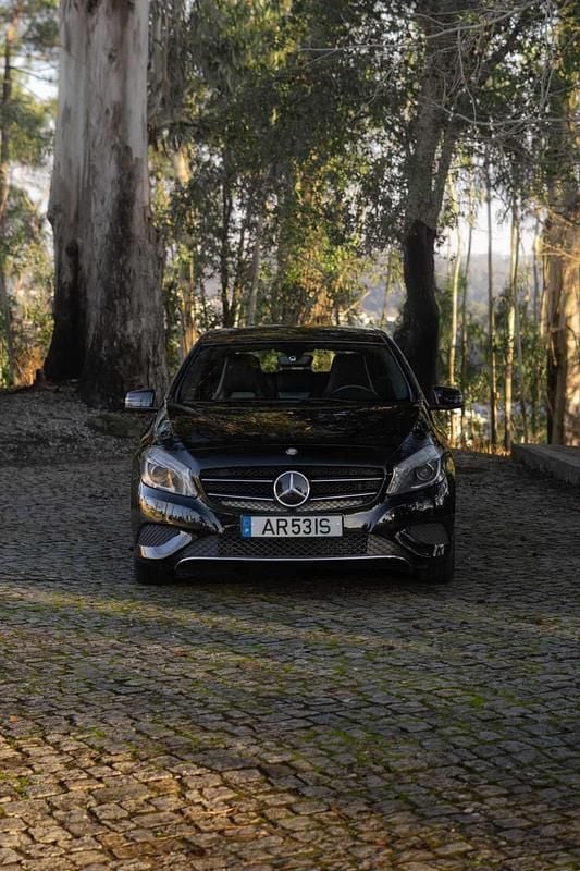 Usado Mercedes A180 109 HP (80 kW) 2014 Preto Citadino